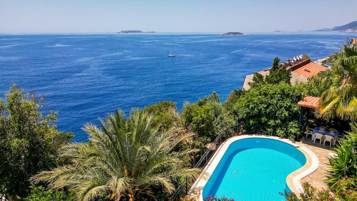 Nur, Beachfront Villa Kaş